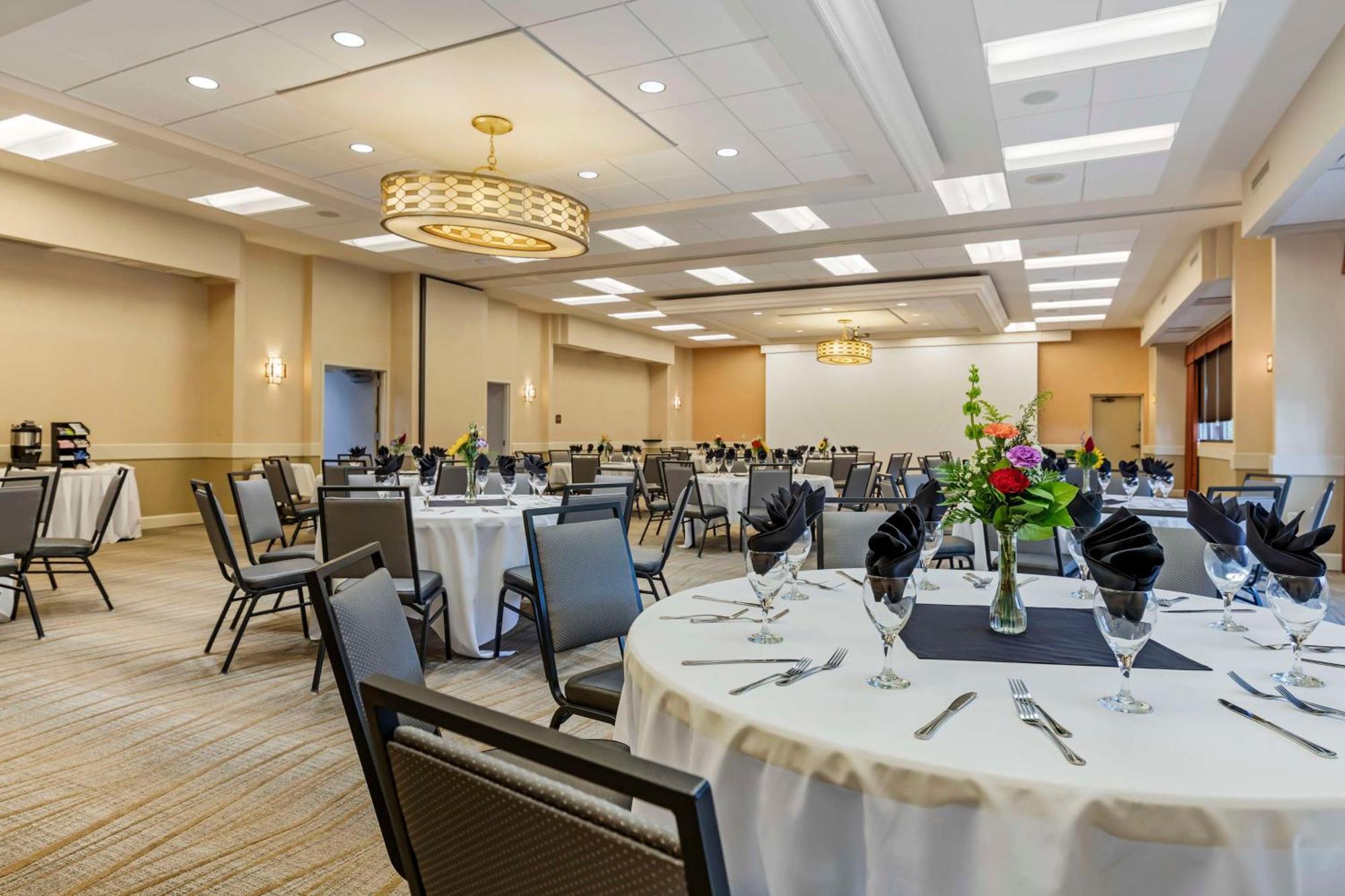 Western Inntowner Hotel 3*