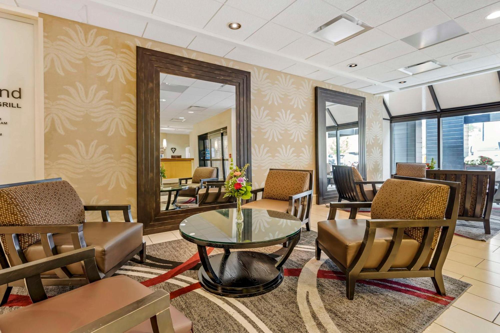 Western Inntowner Hotel 3*